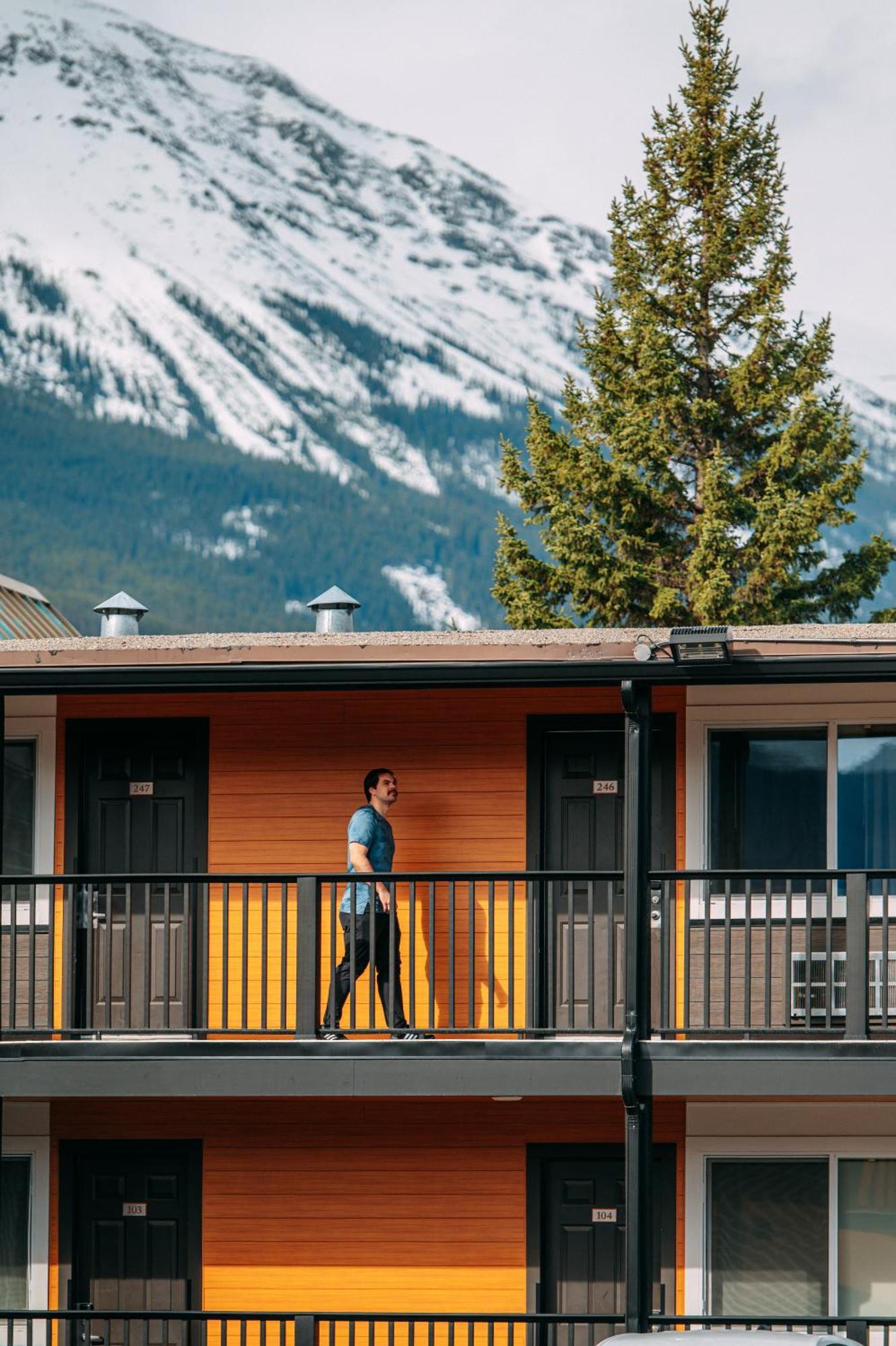 Mount Robson Inn Jasper Exteriör bild